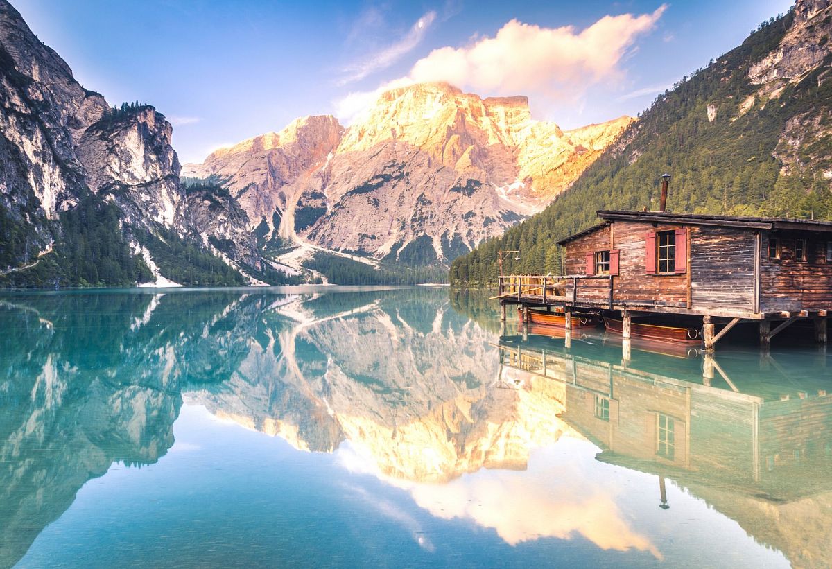 Viaggio a piedi guidato sul Lago di Braies,
      Trentino-Alto Adige