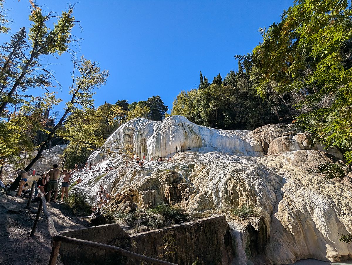 Escursione guidata alle Terme di San Filippo,
      Toscana