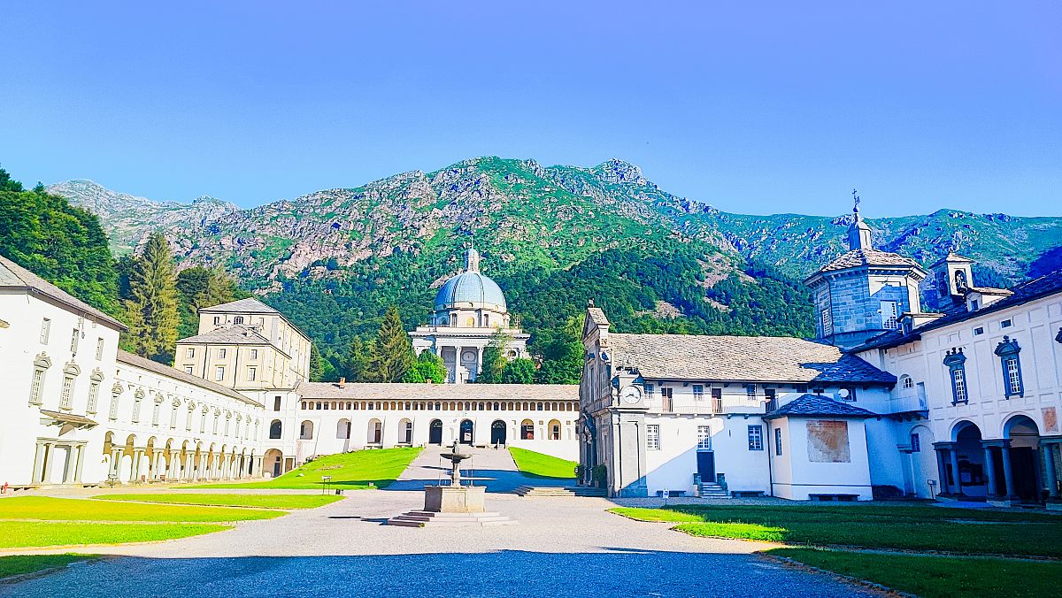 Gallery giorno 4
        Il Cammino di Oropa
        Piemonte
        trekking viaggio di più giorni a piedi