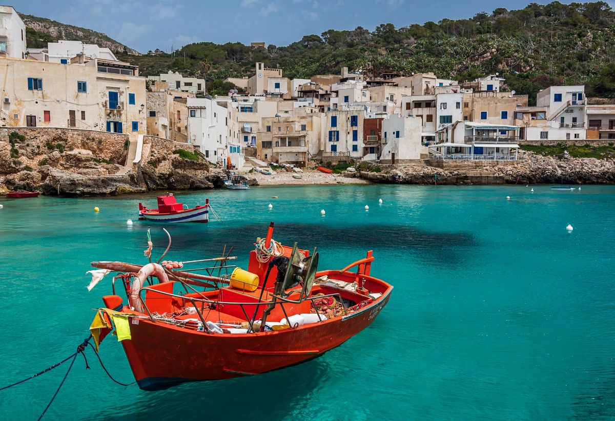 Gallery giorno 2
        Egadi Express
        Sicilia
        trekking viaggio di più giorni a piedi