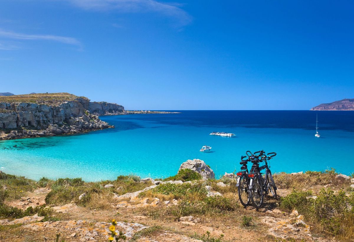 Gallery giorno 3
        Egadi Express
        Sicilia
        trekking viaggio di più giorni a piedi