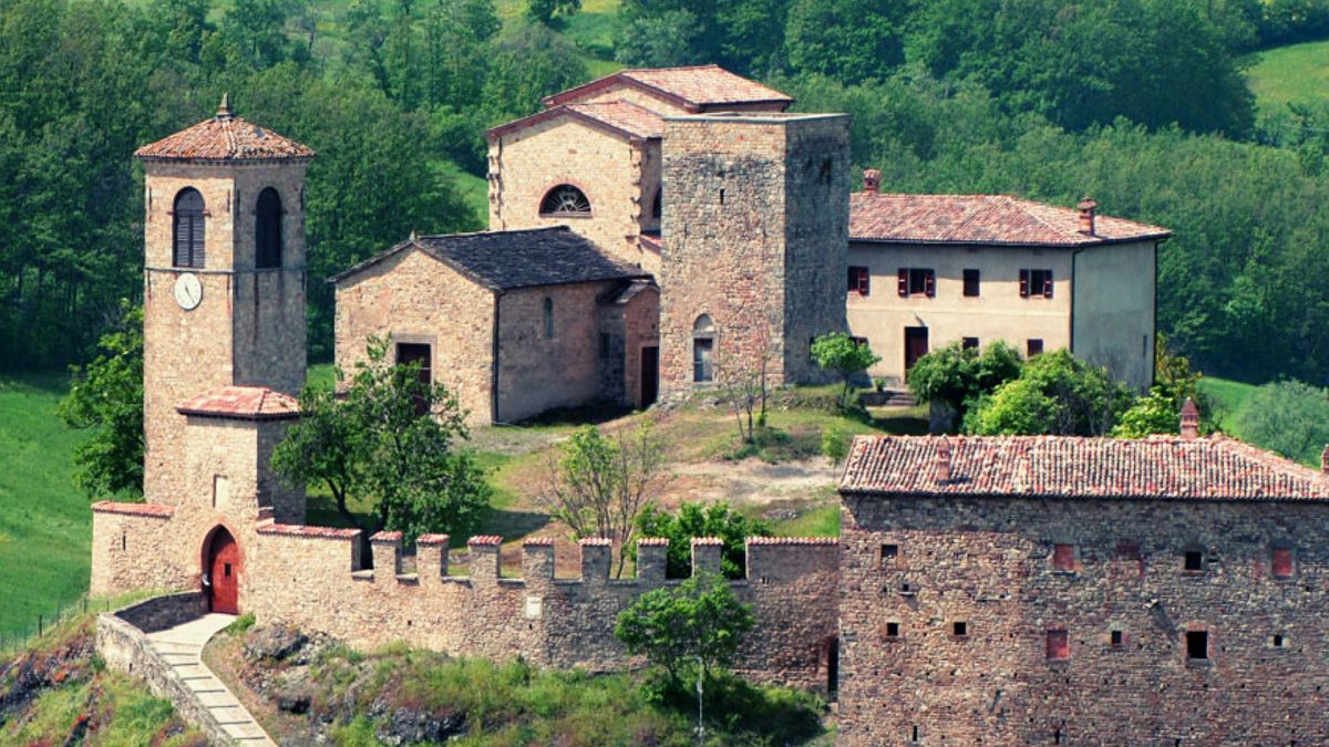 Escursione guidata a Borgo Pompeano,
      Emilia-Romagna