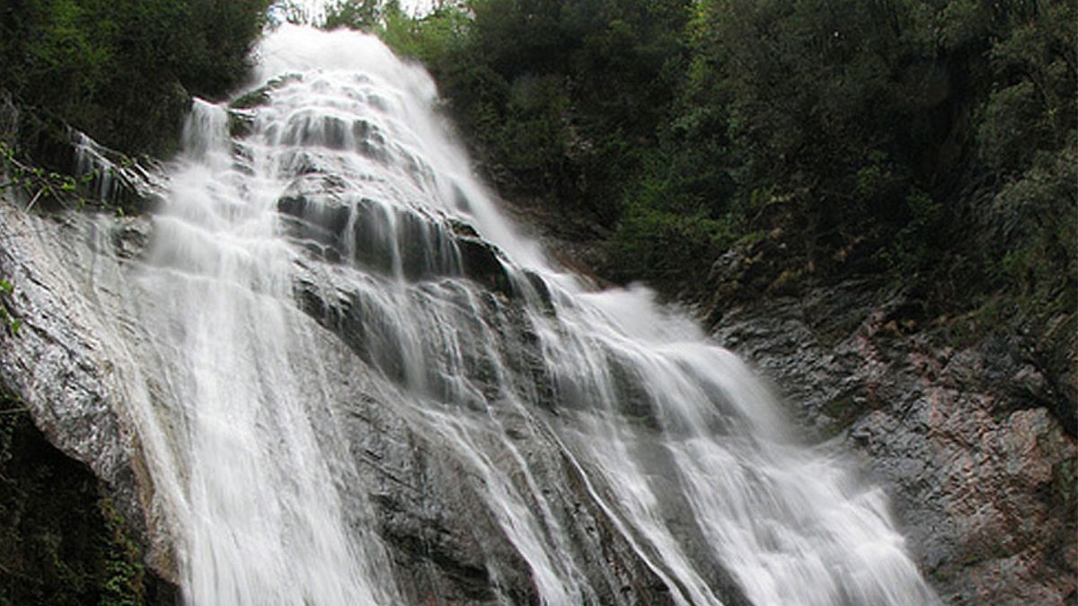 Escursione guidata alla cascate dell'Acquapendente,
      Toscana