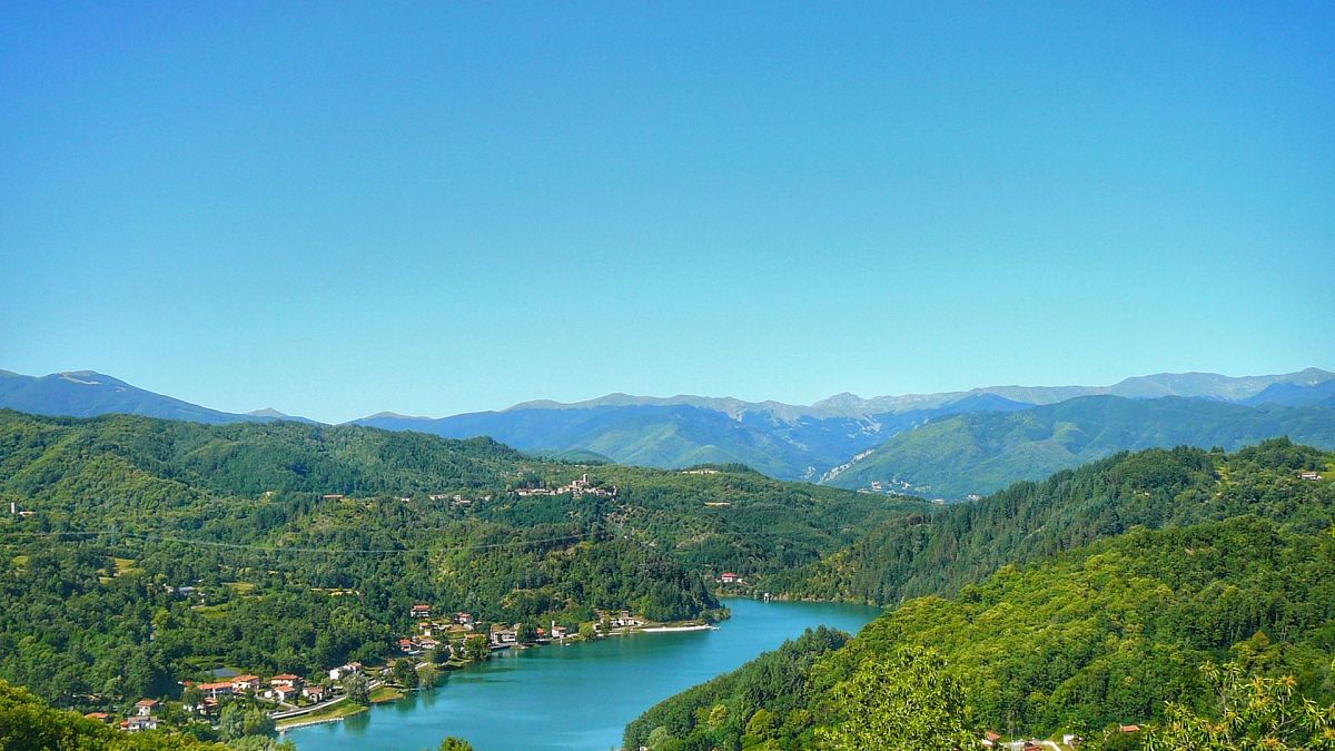 Escursione guidata al Lago di Gramolazzo,
        Toscana