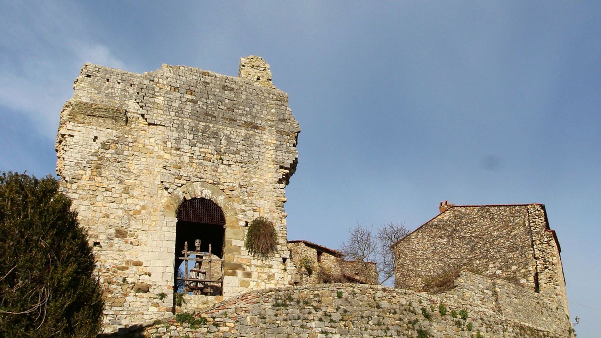 Escursione guidata alla Torre di Galatrona e al Castello di Cennina,
      Toscana