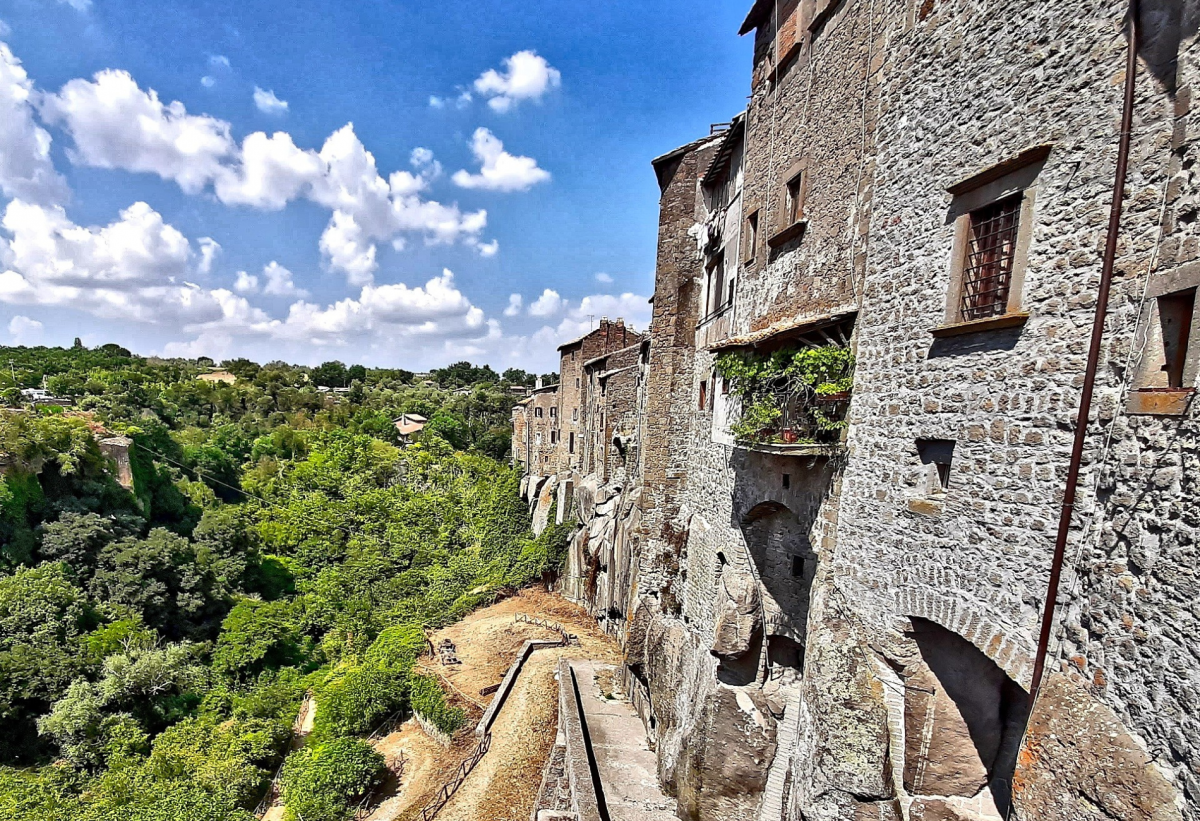 Escursione guidata a Corviano,
      Lazio