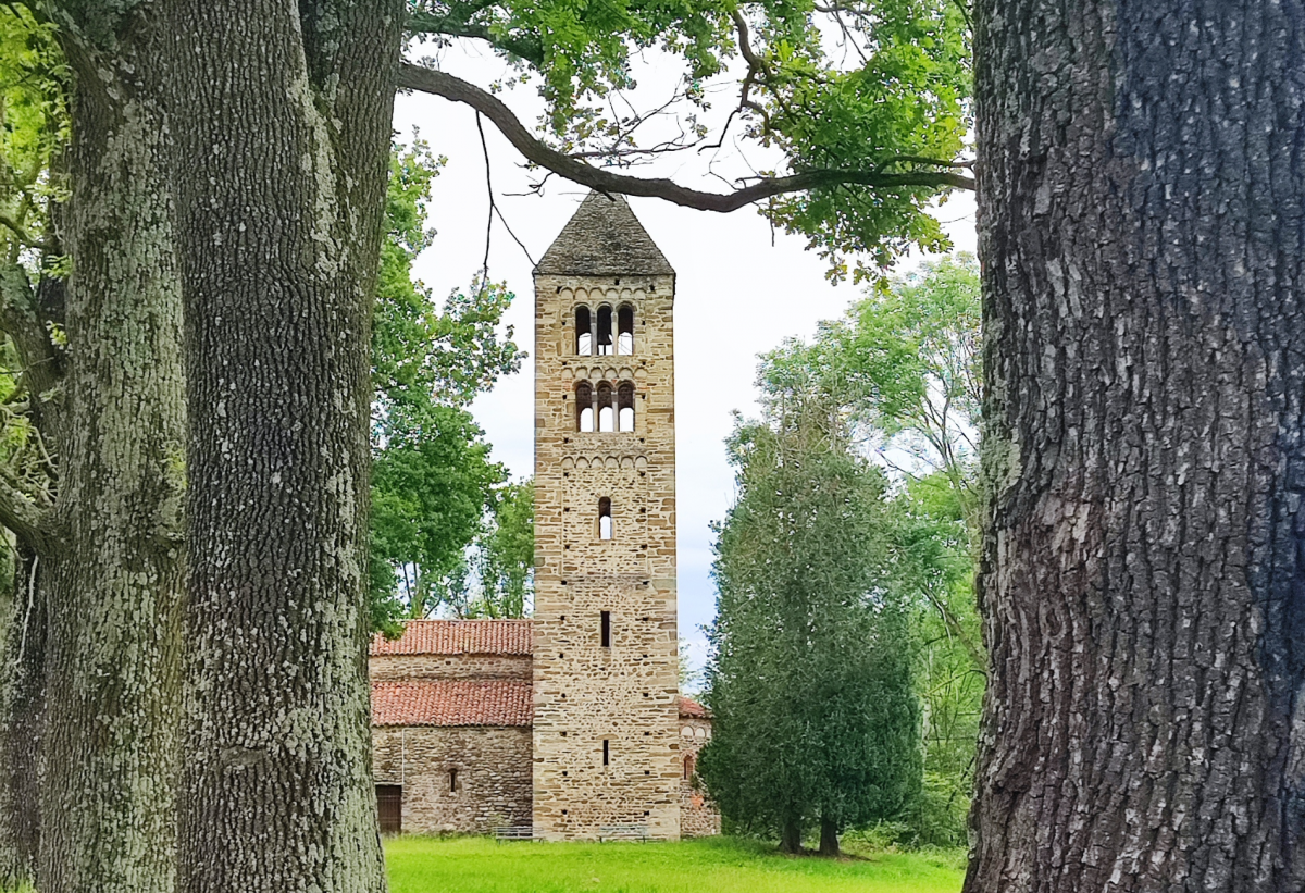 Gallery giorno 2
        Il Cammino di Oropa
        Piemonte
        trekking viaggio di più giorni a piedi