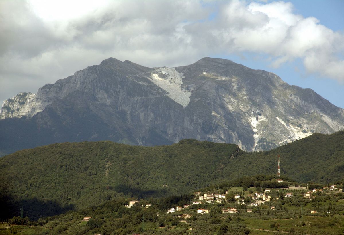 Escursione guidata sulle Alpi Apuane,
      Toscana