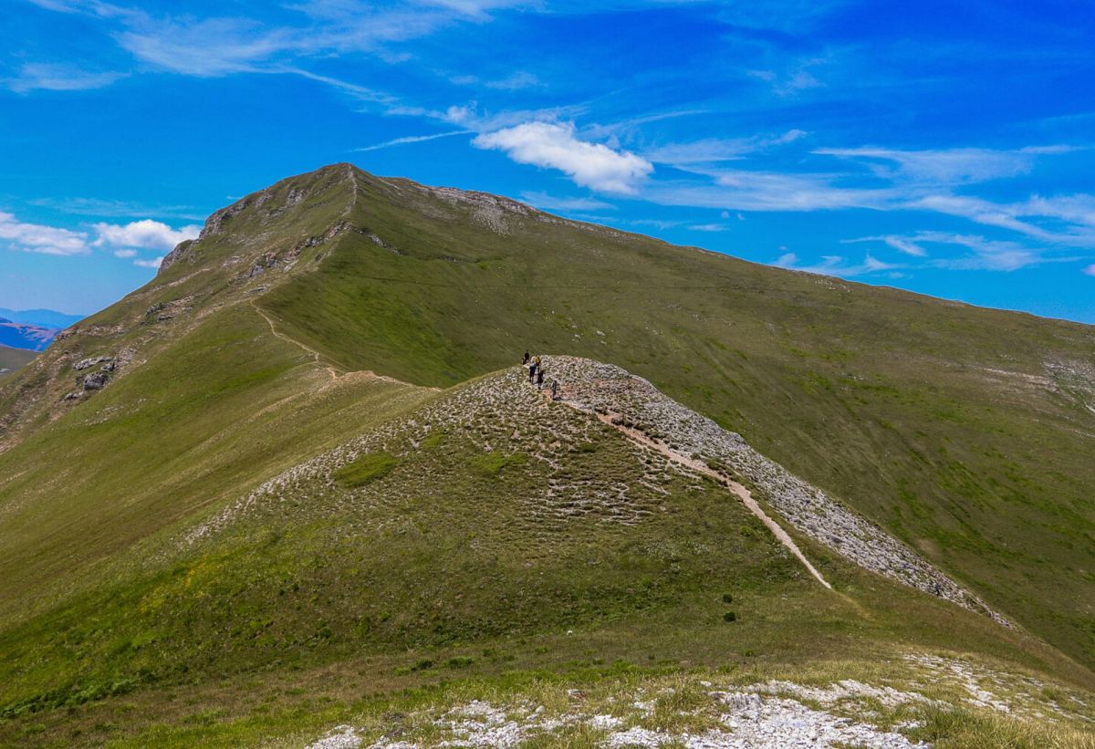 Gallery giorno 1
        Monti Sibillini: vette indiavolate
        Marche
        trekking viaggio di più giorni a piedi