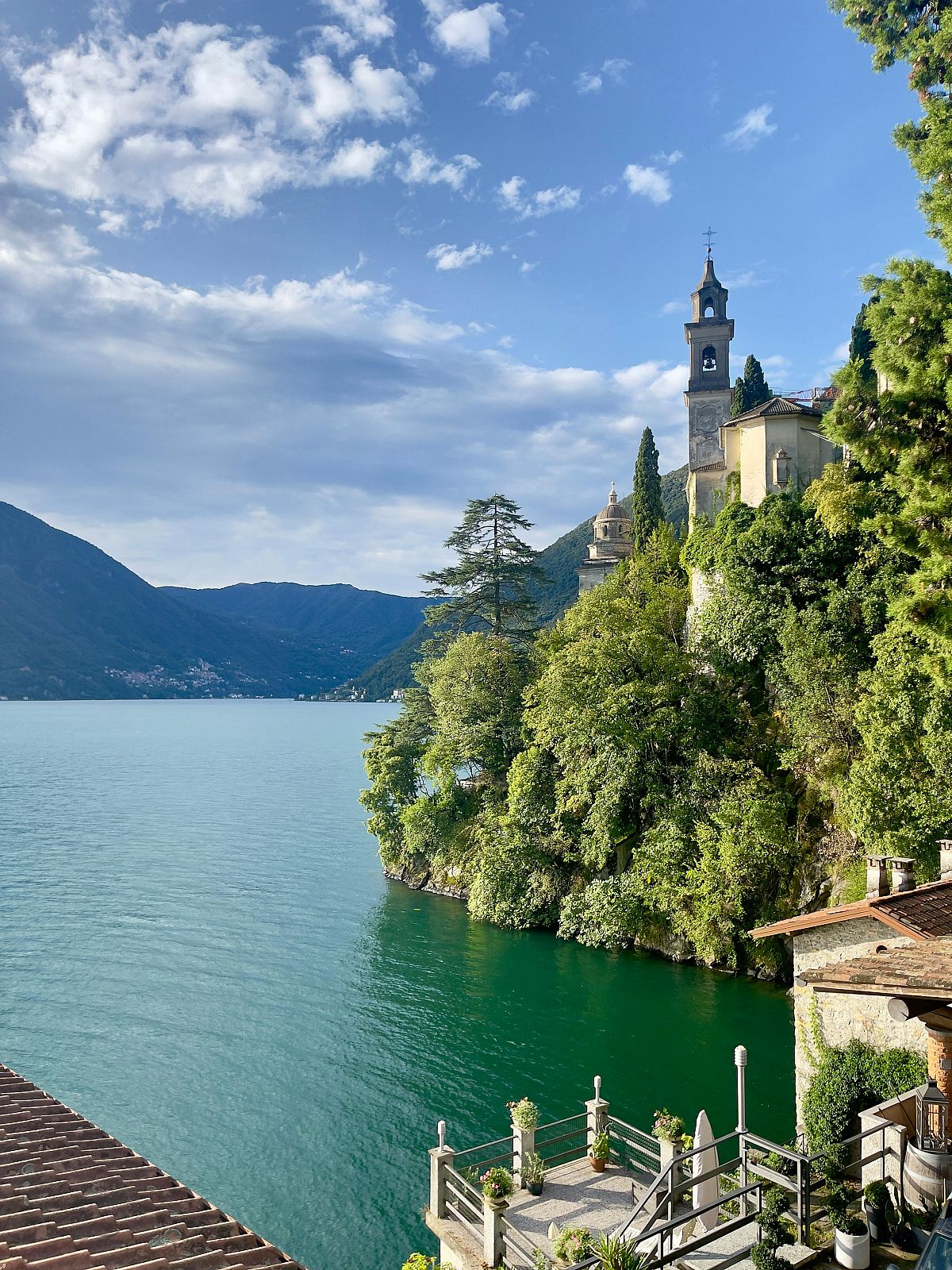 Viaggio guidato a piedi sul Lago di Como,
      Lombardia