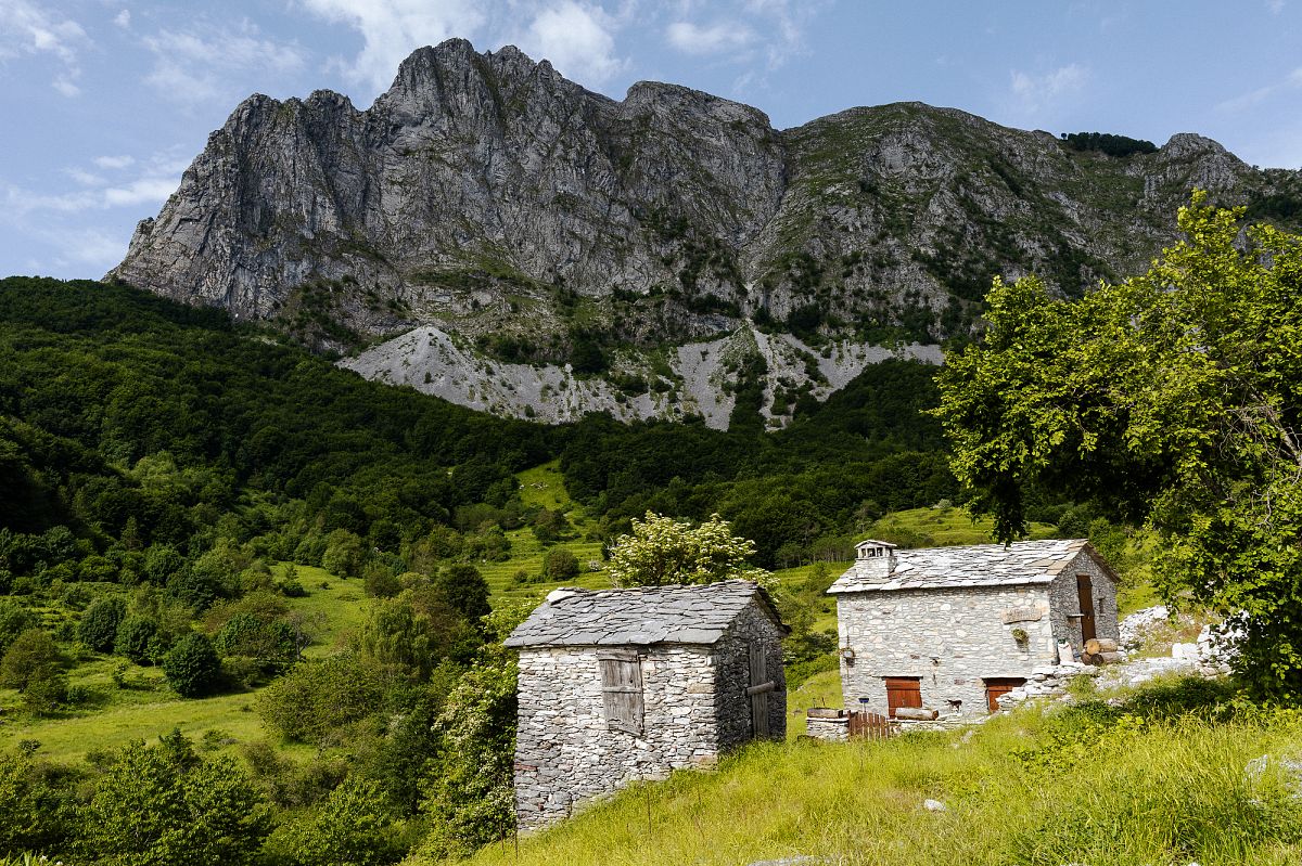 Escursione guidata sul Monte Tambura da Campocatino,
      Toscana