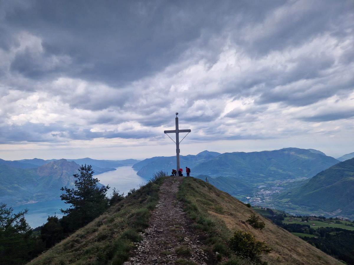 Gallery giorno 5
        Cammino dei Tre Laghi
        Lombardia
        trekking viaggio di più giorni a piedi