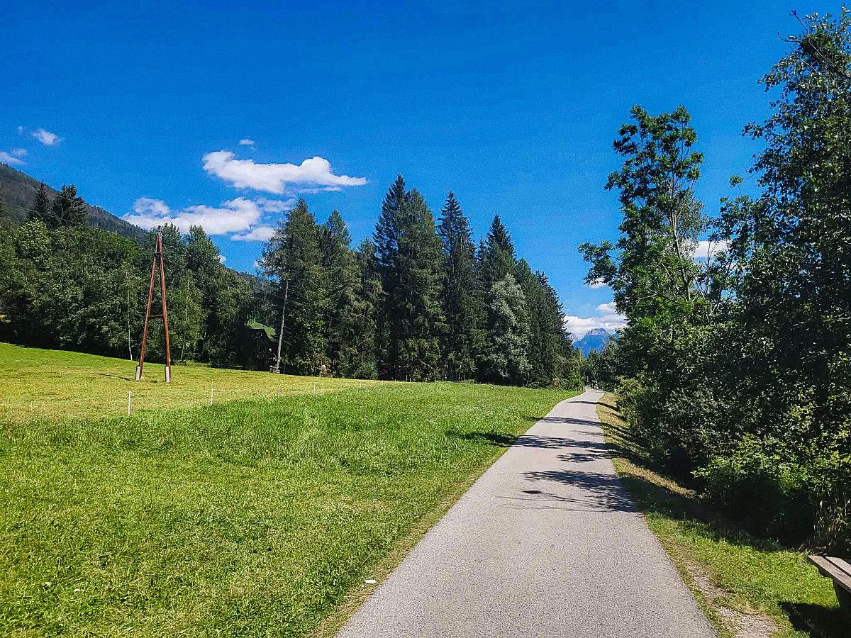 Gallery giorno 4
        Discover Alta Badia
        Trentino-Alto Adige
        trekking viaggio di più giorni a piedi