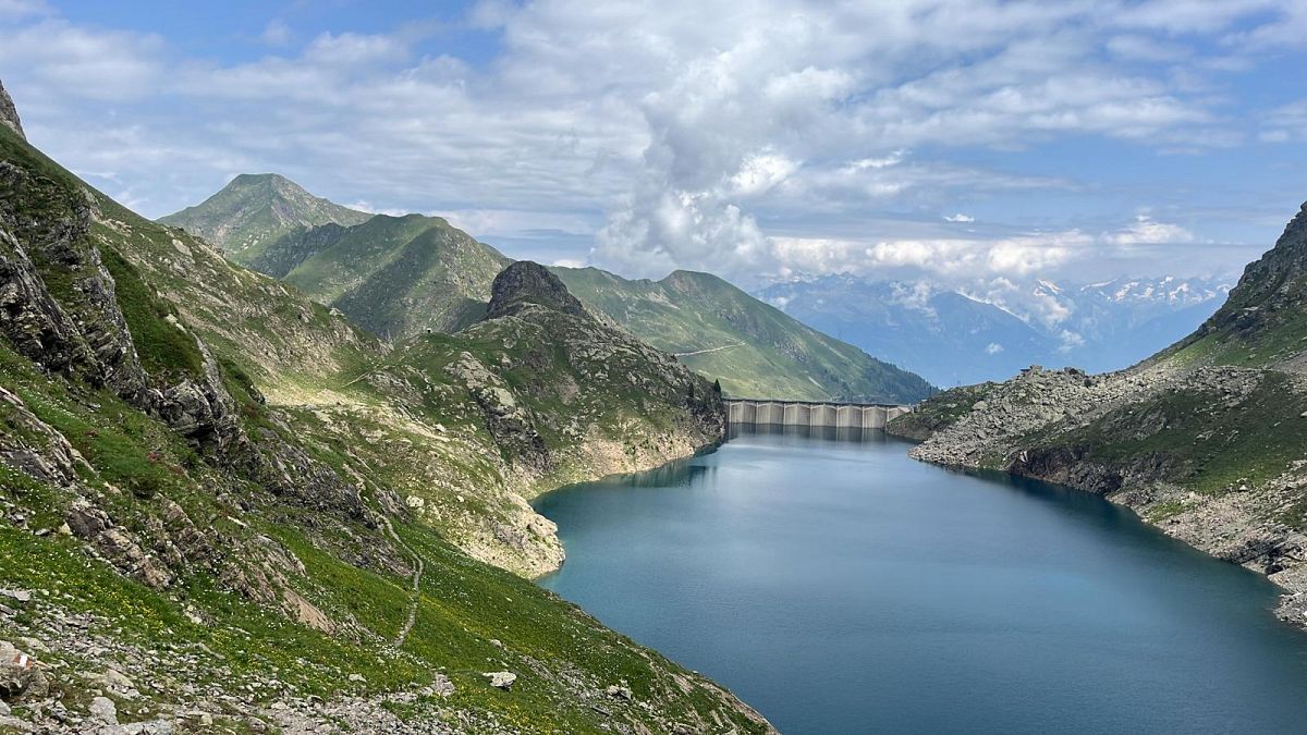 Gallery giorno 1
        Val Gerola: una valle tutta da scoprire
        Lombardia
        trekking viaggio di più giorni a piedi