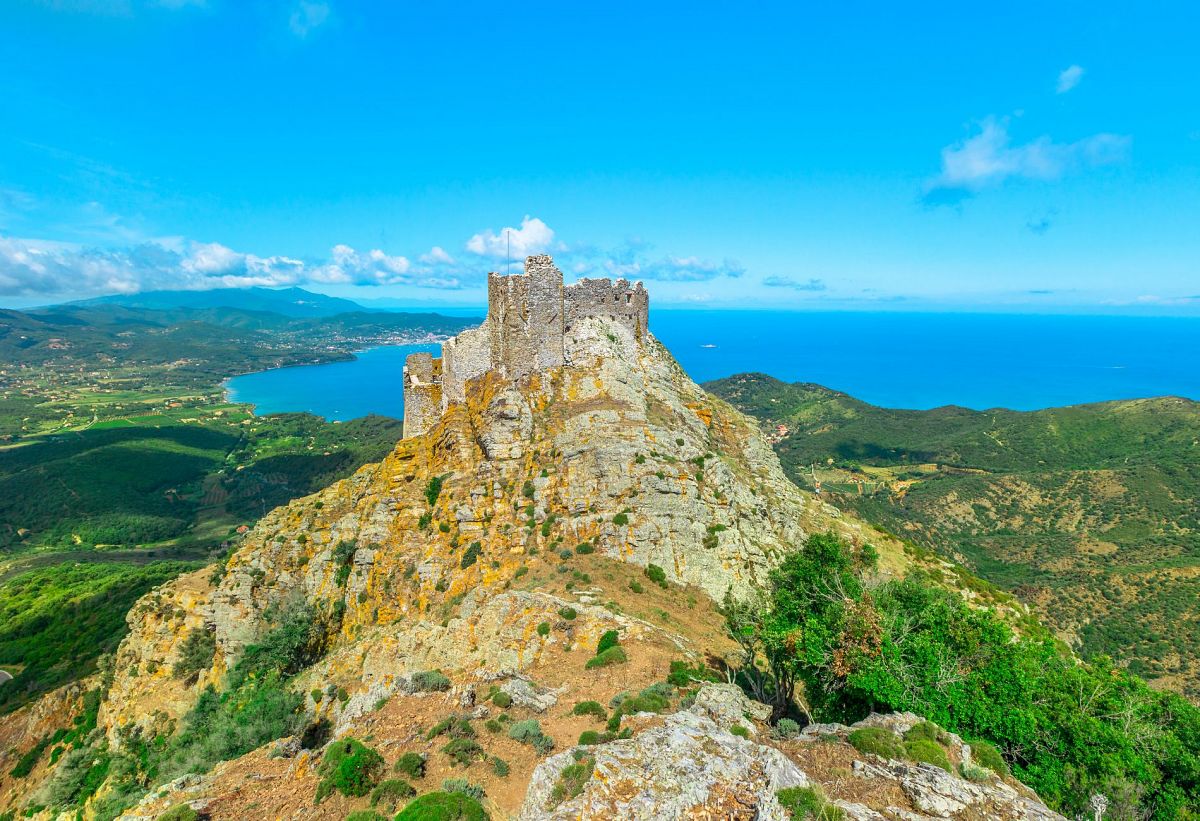 Gallery giorno 1
        Capodanno Elbano
        Toscana
        trekking viaggio di più giorni a piedi