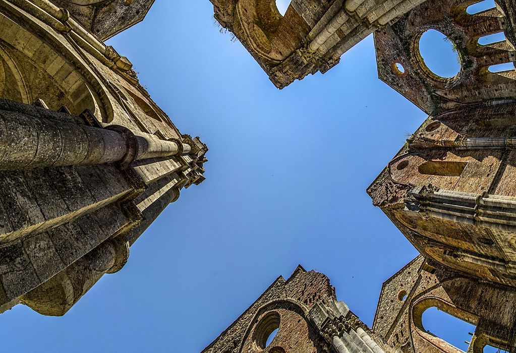 San Galgano
    Escursione giornaliera a piedi di gruppo
    Toscana