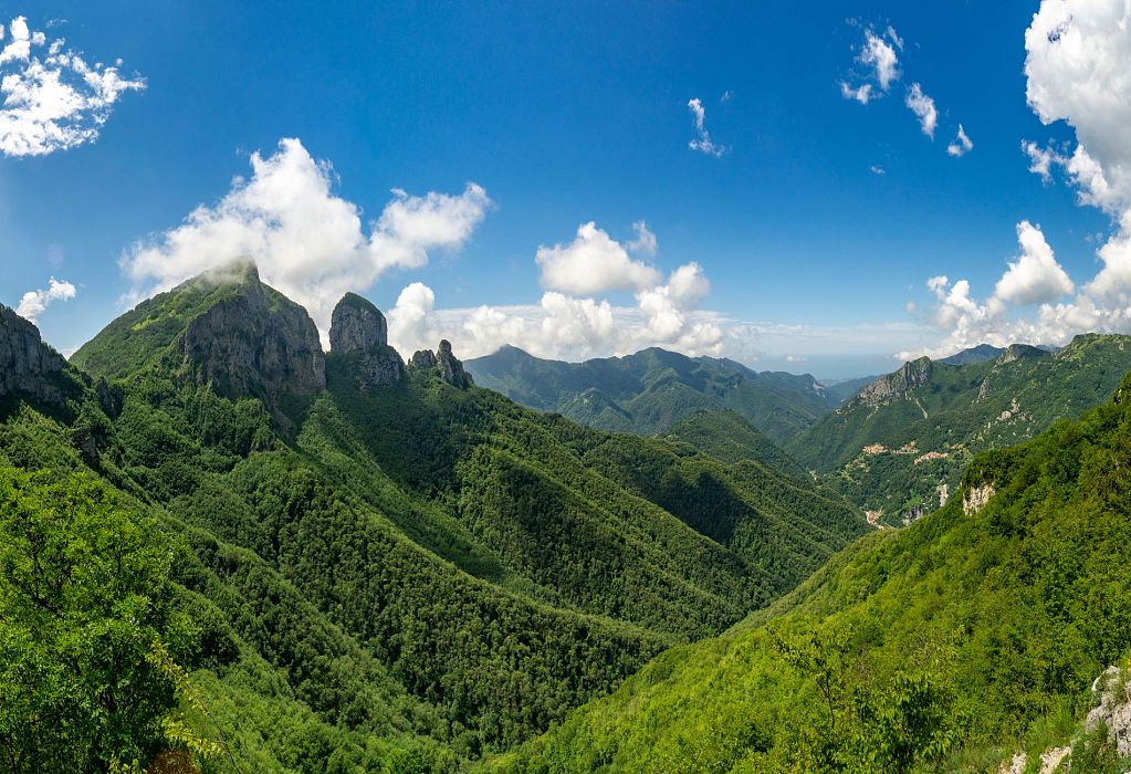 Monte Forato
    Escursione giornaliera a piedi di gruppo
    Toscana