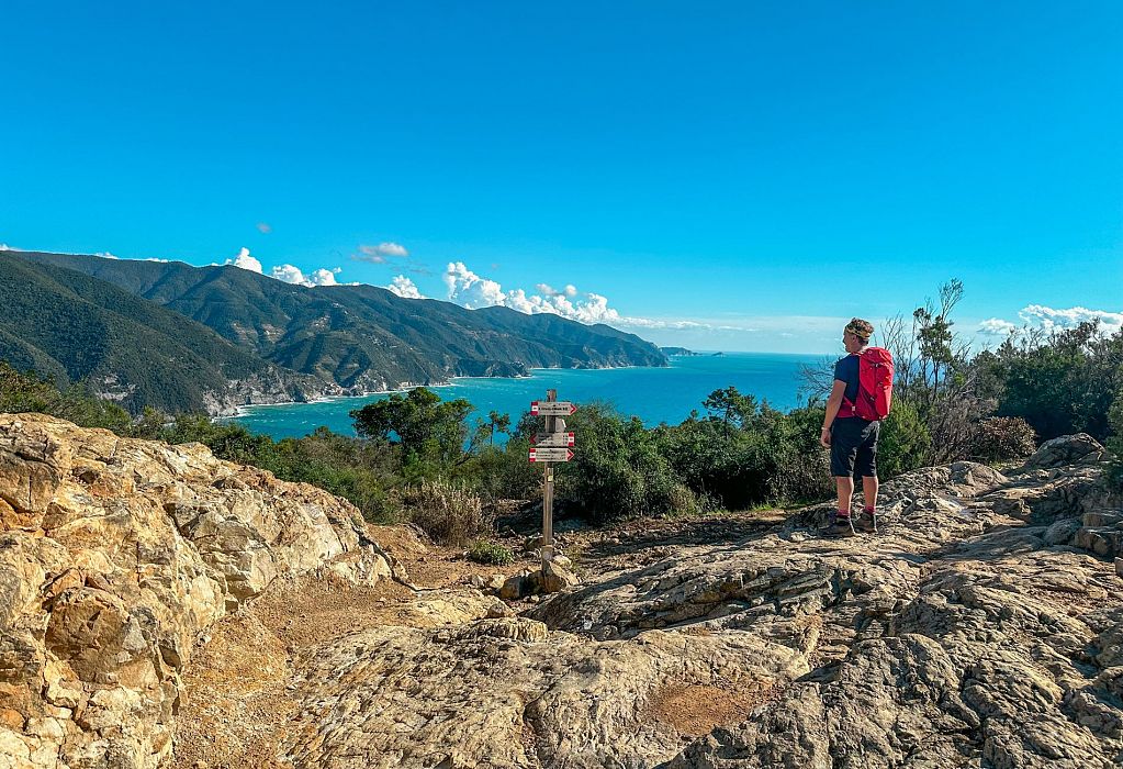 Trekking 5 Terre
    Viaggio a piedi di gruppo
    Liguria