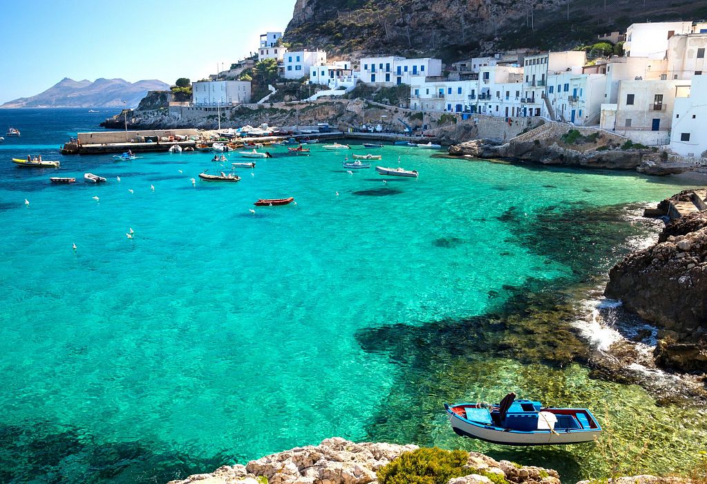 Trekking Egadi Express
    Viaggio a piedi di gruppo
    Sicilia