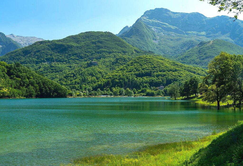 Il Lago di Gramolazzo
    Escursione giornaliera a piedi di gruppo
    Toscana