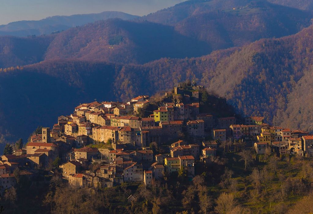 Monte Coronato
    Escursione giornaliera a piedi di gruppo
    Toscana