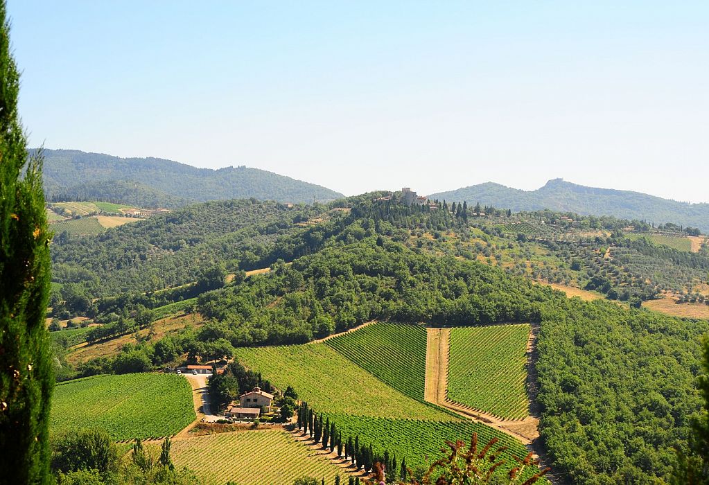 La Valle Incantata
    Escursione giornaliera a piedi di gruppo
    Toscana