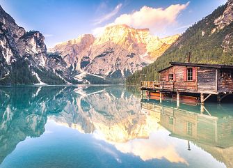 Viaggio di gruppo a piedi: Lago di Braies Trentino Alto Adige trekking