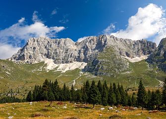 Viaggio di gruppo a piedi: Alpi Giulie: al confine orientale
Estero/Nessuna trekking