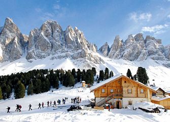 Viaggio di gruppo a piedi: Weekend e ciaspole in Alta Badia
Trentino-Alto Adige trekking