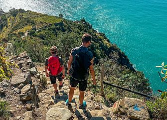 Viaggio di gruppo a piedi: Discover 5 Terre
Liguria trekking
