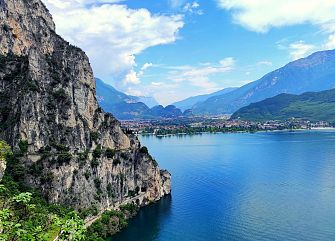 Viaggio di gruppo a piedi: Lago di Garda
Lombardia trekking