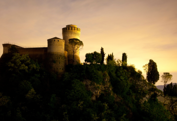 Trekking giornaliero in Emilia-Romagna:
I castelli del gesso, in gruppo a piedi
