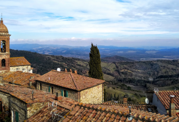 Trekking giornaliero in Toscana:
Casal di Pari, in gruppo a piedi
