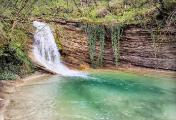 Trekking giornaliero in Toscana:
Bagni Selvaggi a Pietrapazza, in gruppo a piedi