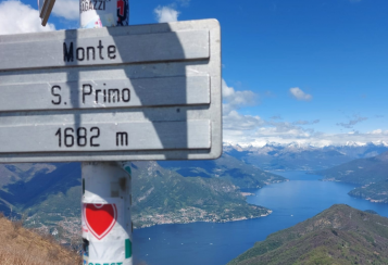 Trekking giornaliero in Lombardia:
AperiTrekking sul Monte San Primo, in gruppo a piedi