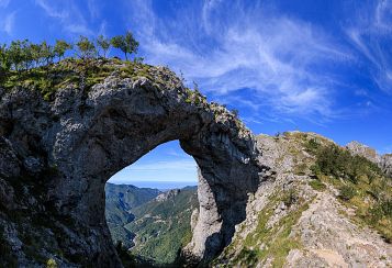 Trekking giornaliero in Toscana:
Monte Forato, in gruppo a piedi