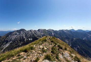 Trekking giornaliero in Toscana:
In vetta al Monte Sagro, in gruppo a piedi