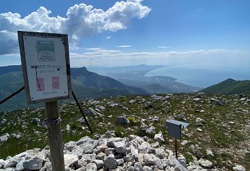 Trekking giornaliero in Lazio:
Monte Ruazzo - Il 'Pettirosso' degli Aurunci e i colori dell'Autunno, in gruppo a piedi