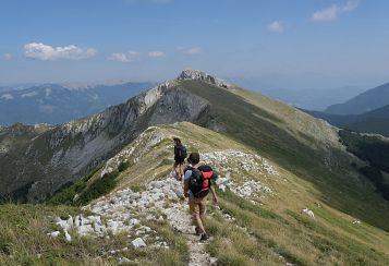 Trekking giornaliero in Lazio:
Pizzo Deta - Il grande anello dei Monti Ernici, in gruppo a piedi